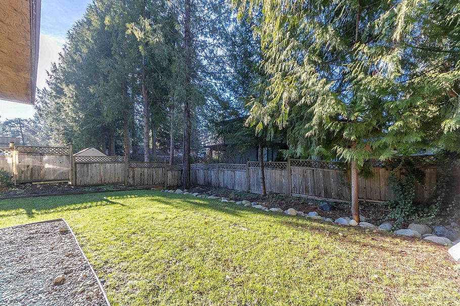 4491 Primrose Lane North Vancouver, BC - 39