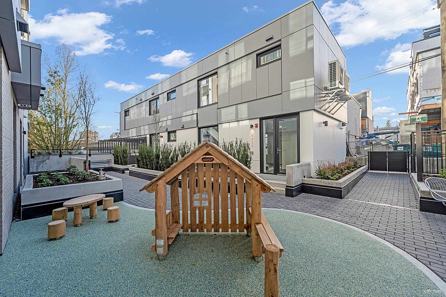 305 6859 Cambie Street Vancouver, BC - 27