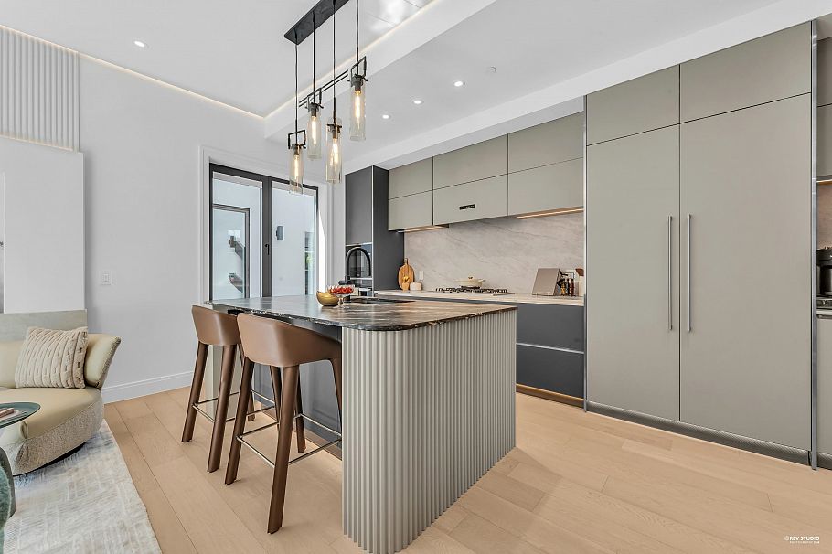 1181 W 33rd Avenue Vancouver, BC - 9