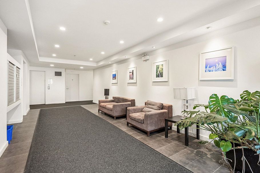 303 1033 St. George's Avenue North Vancouver, BC - 24