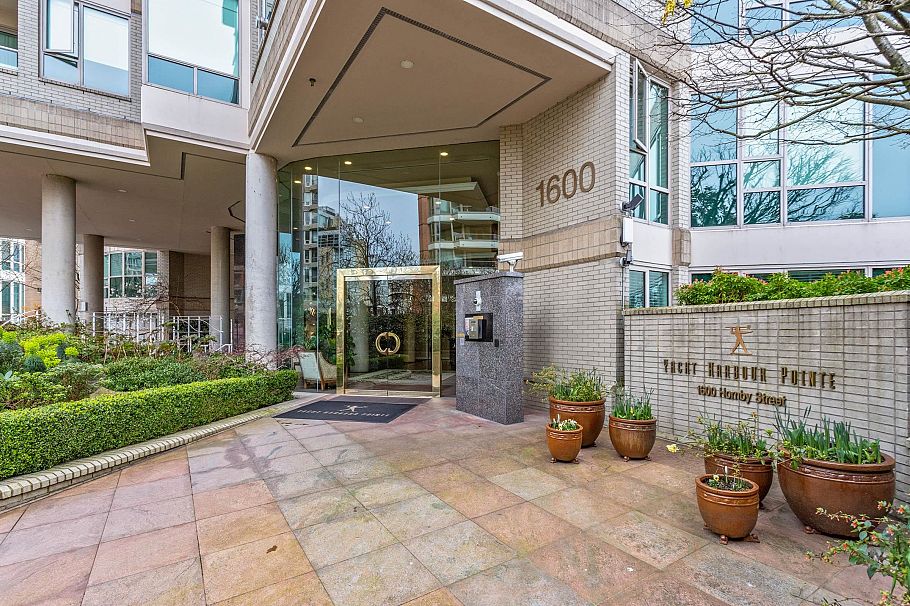 504 1600 Hornby Street Vancouver, BC - 2