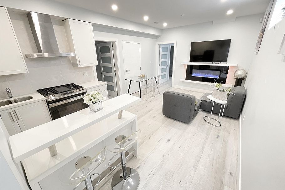 2460 E 19th Avenue Vancouver, BC - 24