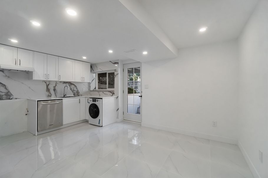 3837 Sunnycrest Drive North Vancouver, BC - 19