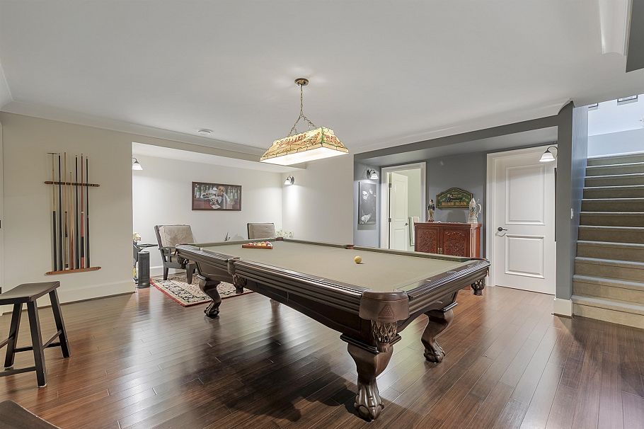 518 E 16th Street North Vancouver, BC - 25