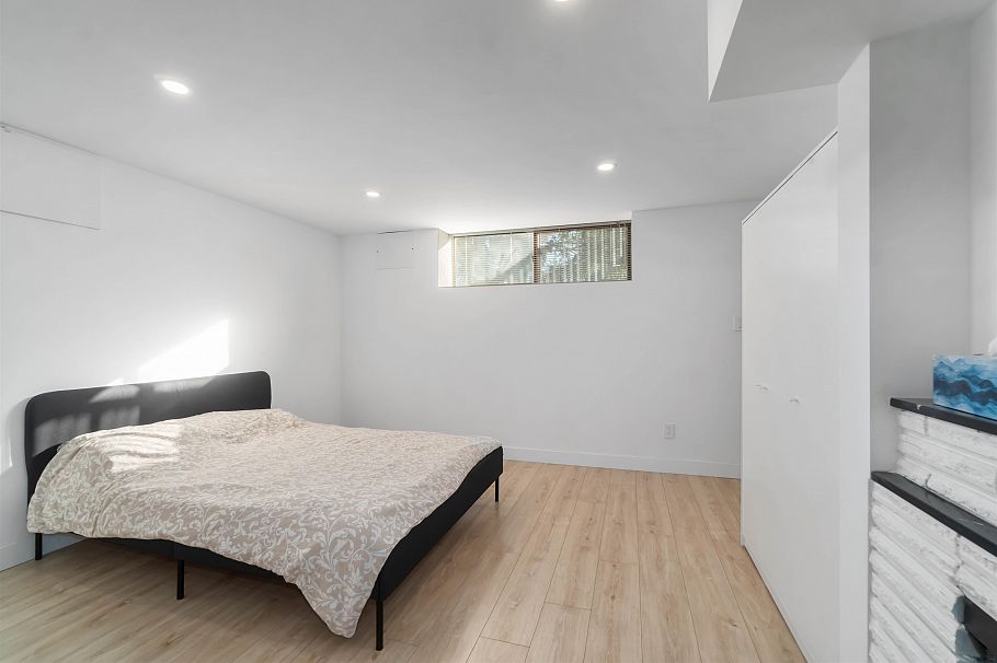 3837 Sunnycrest Drive North Vancouver, BC - 16