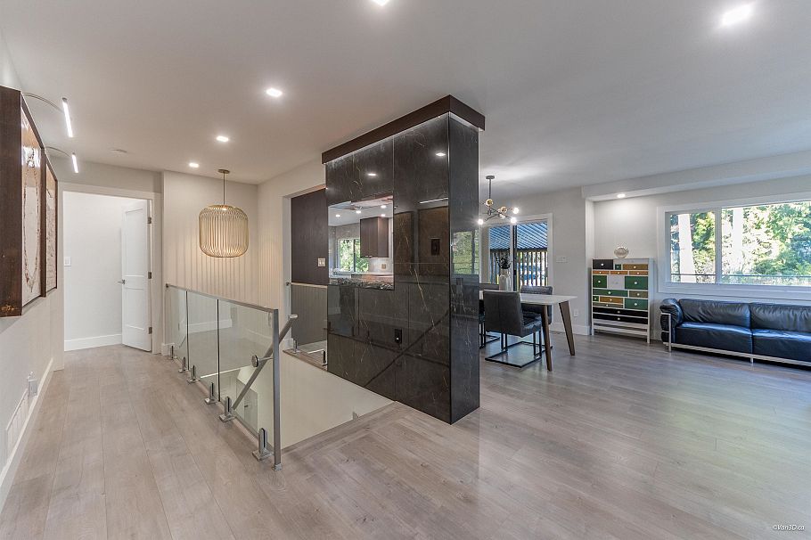 4491 Primrose Lane North Vancouver, BC - 8