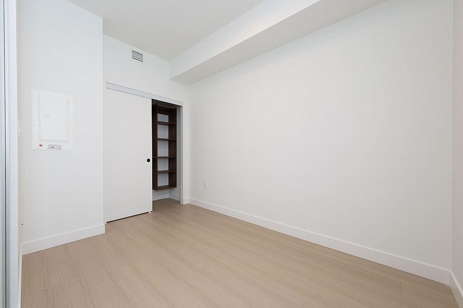 310 422 E 3rd Street North Vancouver, BC - 20