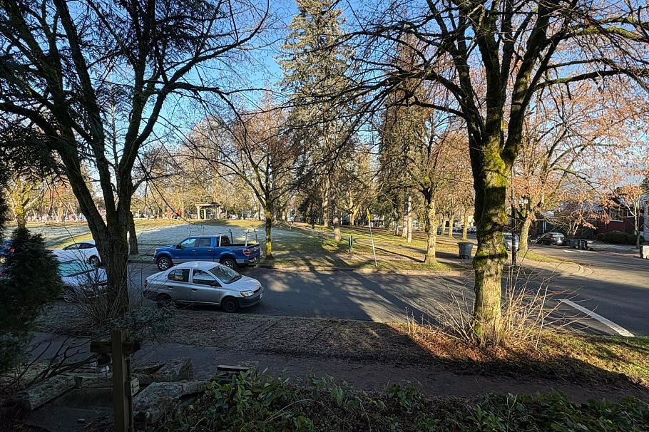 1194 E 18th Avenue Vancouver, BC - 2