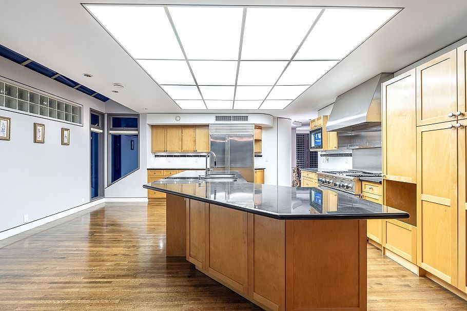 687 Beachview Drive North Vancouver, BC - 13