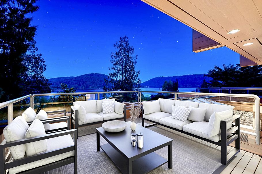 687 Beachview Drive North Vancouver, BC - 35