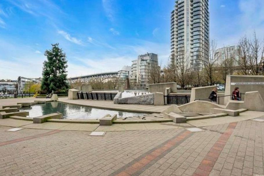 201 550 Pacific Street Vancouver, BC - 4