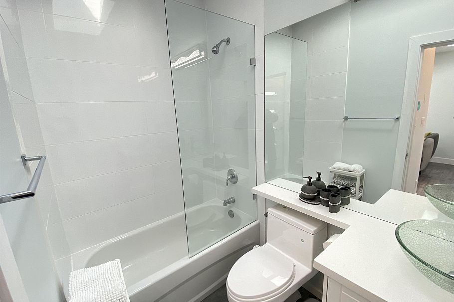 2460 E 19th Avenue Vancouver, BC - 27