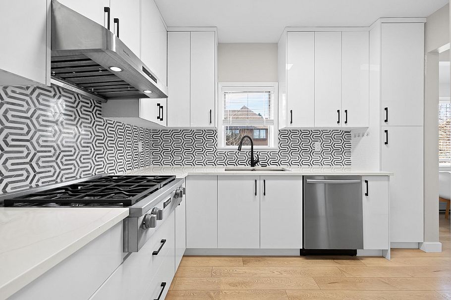 3099 W 6th Avenue Vancouver, BC - 21