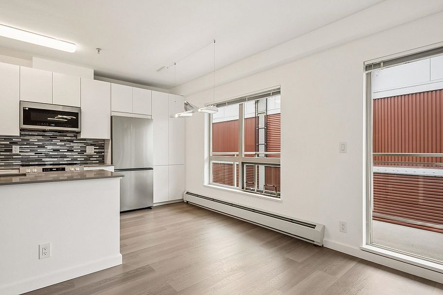 303 1033 St. George's Avenue North Vancouver, BC - 12