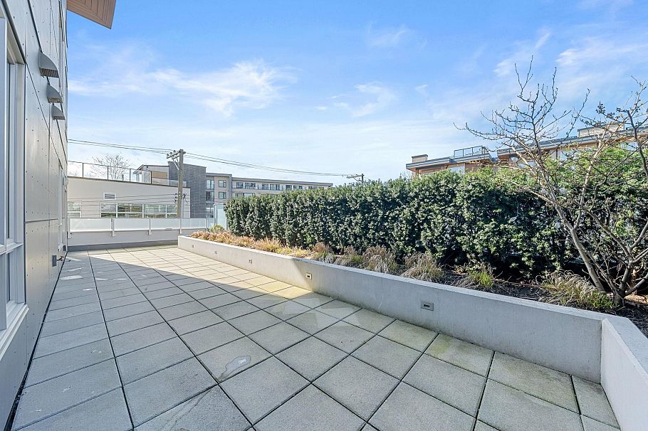 208 711 W 14th Street North Vancouver, BC - 23