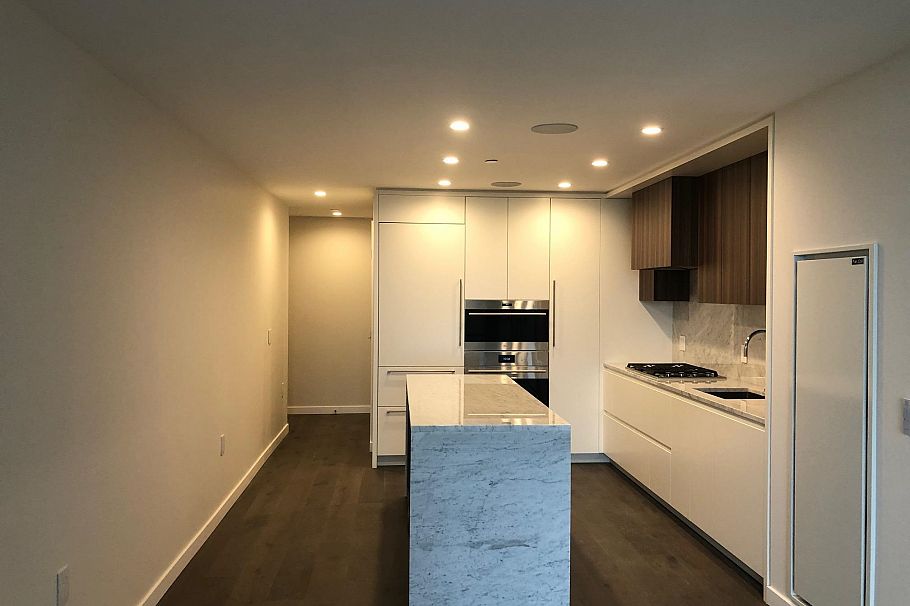 1601 7418 Paulson Street Vancouver, BC - 2