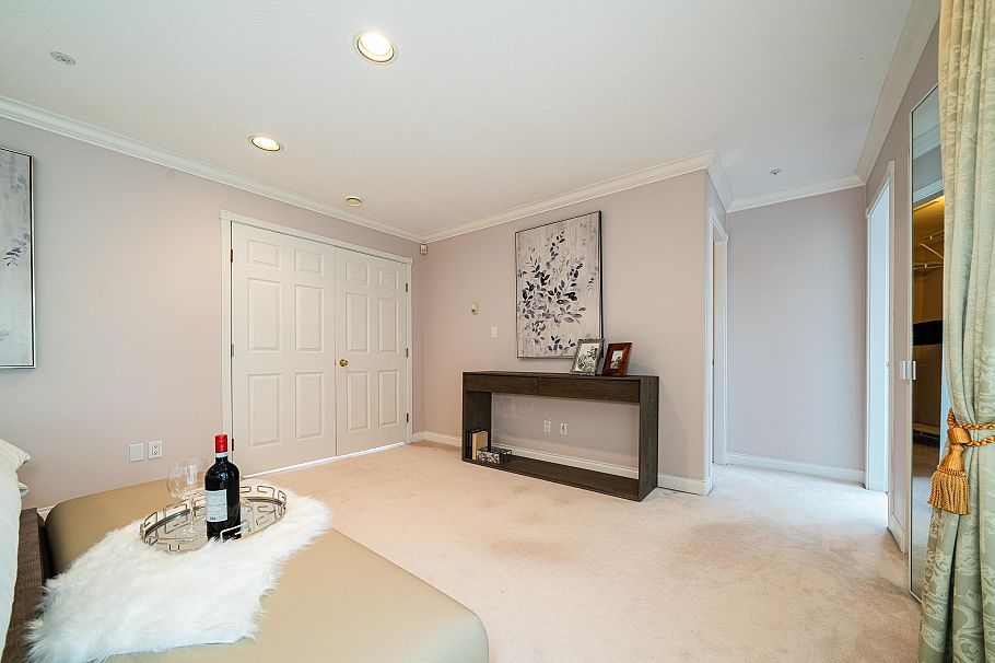 4255 W 15th Avenue Vancouver, BC - 22
