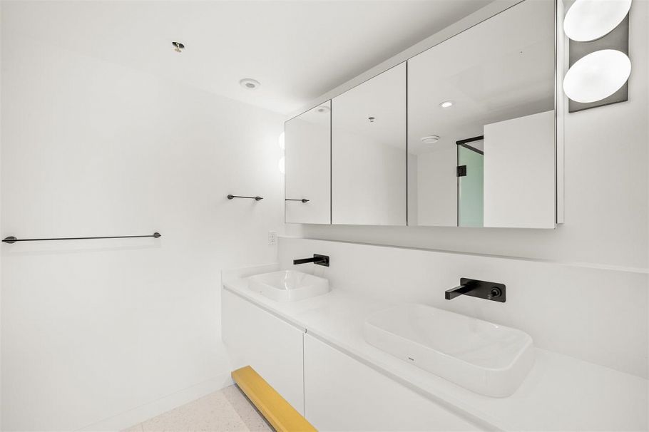 32 530 W 28th Avenue Vancouver, BC - 8