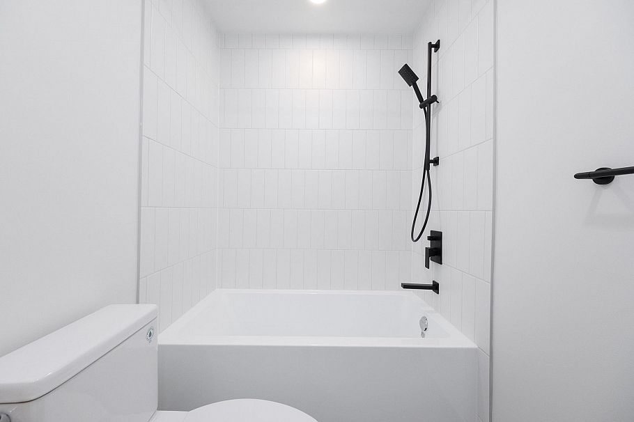 310 422 E 3rd Street North Vancouver, BC - 25