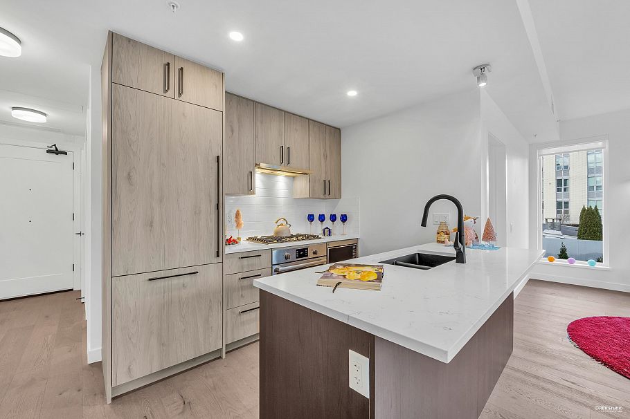 305 6859 Cambie Street Vancouver, BC - 10