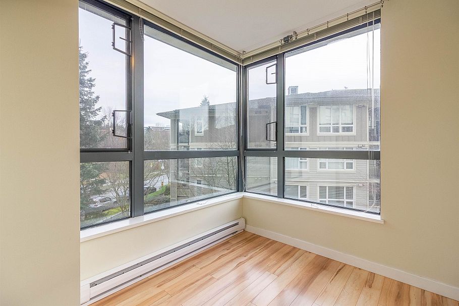 305 3588 Crowley Drive Vancouver, BC - 14