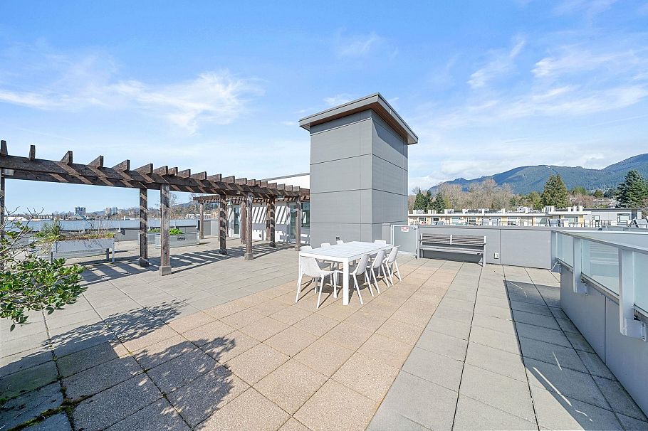 208 711 W 14th Street North Vancouver, BC - 29