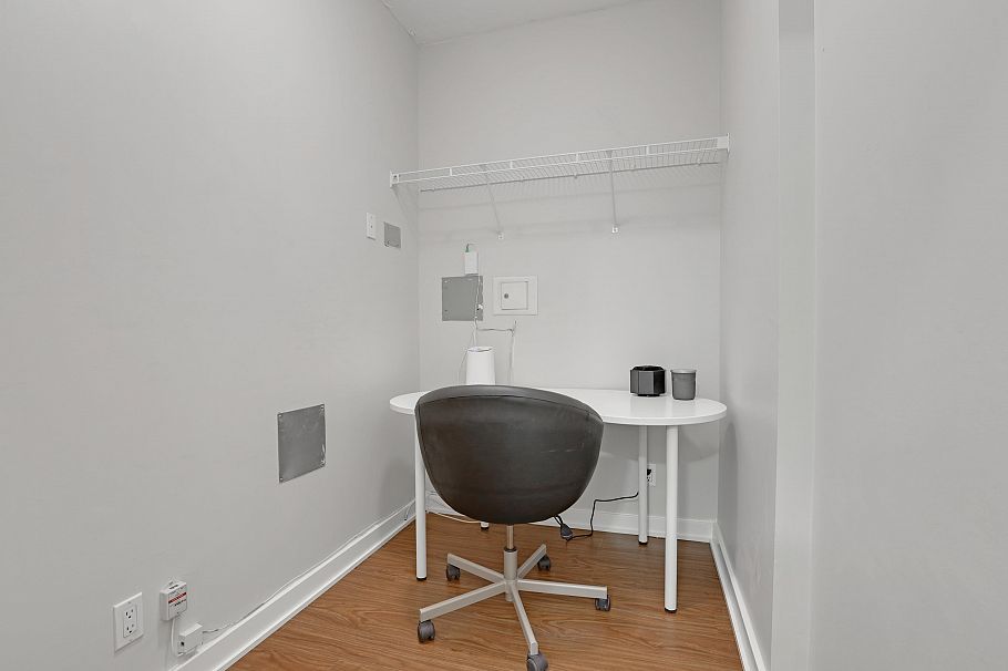 209 1249 Granville Street Vancouver, BC - 10