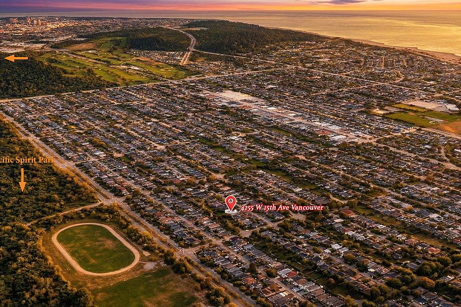 4255 W 15th Avenue Vancouver, BC - 3
