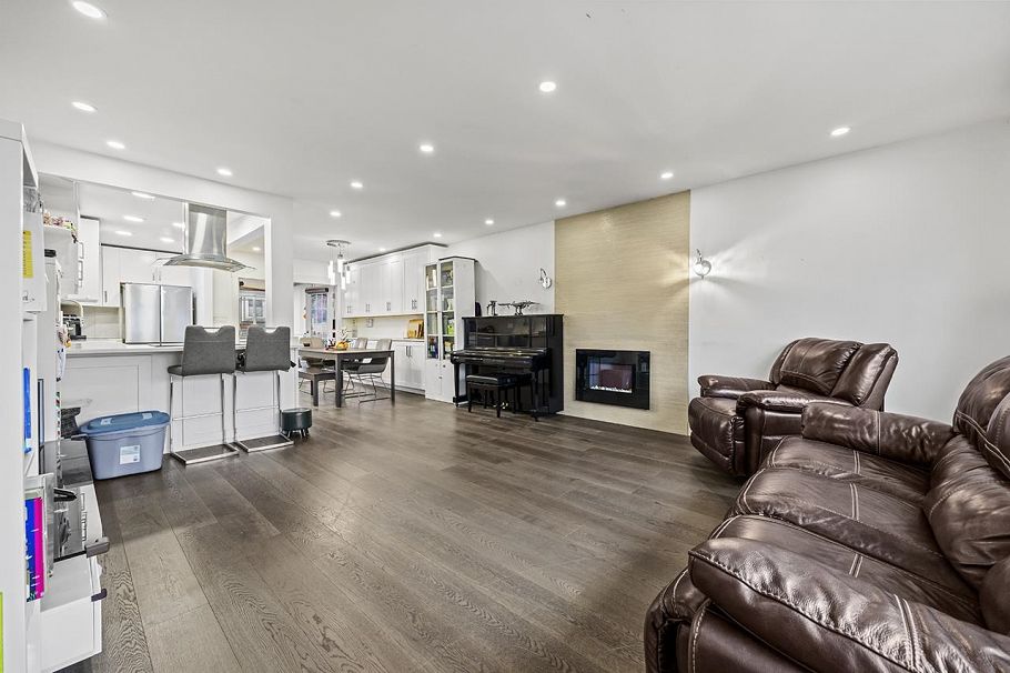 778 E 52nd Avenue Vancouver, BC - 2