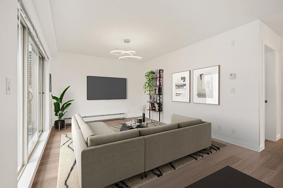 303 1033 St. George's Avenue North Vancouver, BC - 4