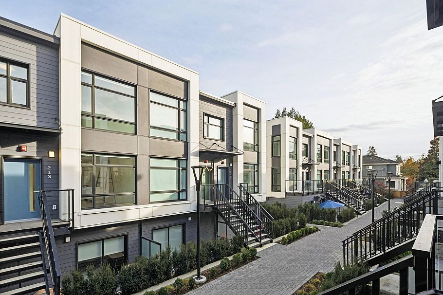 225 1010 W 47th Avenue Vancouver, BC - 2