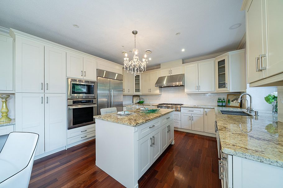 4255 W 15th Avenue Vancouver, BC - 16