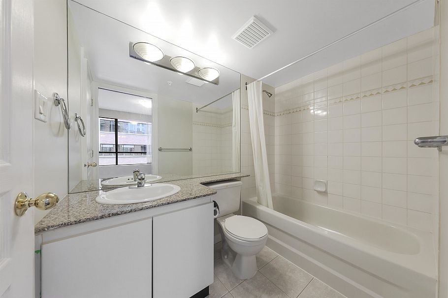 309 1189 Howe Street Vancouver, BC - 12