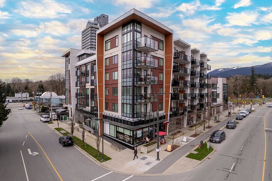 203 1496 Charlotte Road North Vancouver, BC - 2