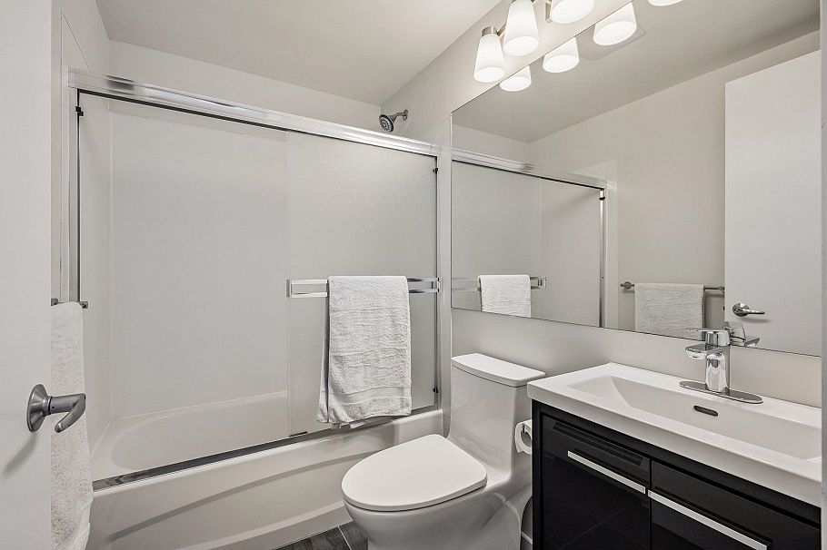 303 1033 St. George's Avenue North Vancouver, BC - 15