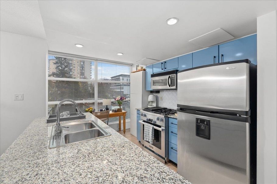 708 188 E Esplanade North Vancouver, BC - 11