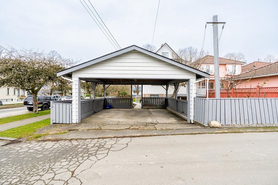 2604 E 19th Avenue Vancouver, BC - 34