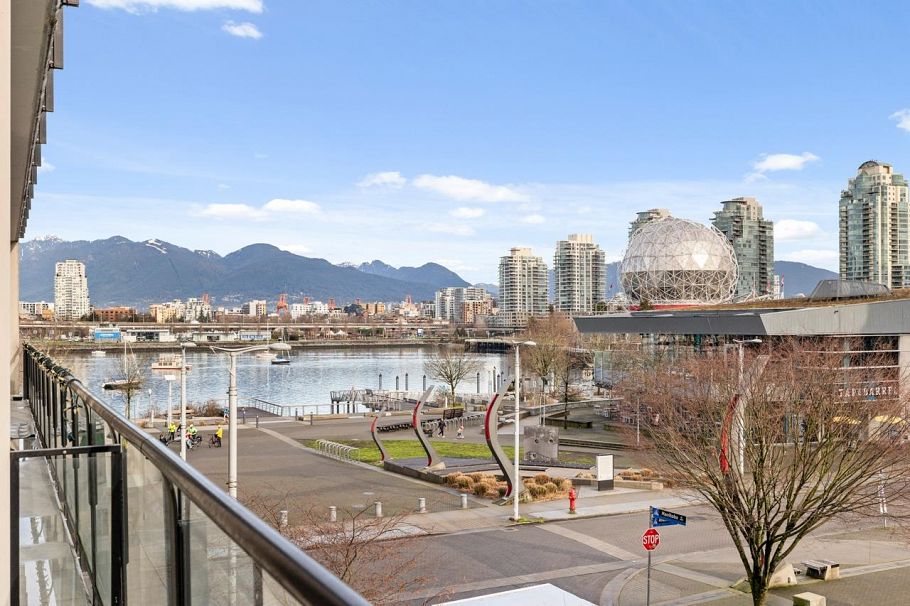 302 1625 Manitoba Street Vancouver, BC - 1