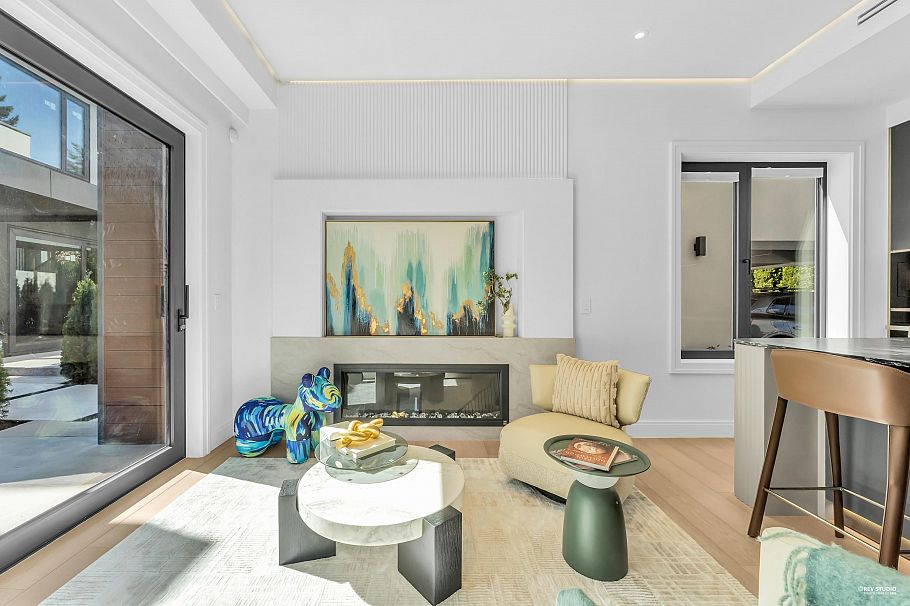 1181 W 33rd Avenue Vancouver, BC - 2