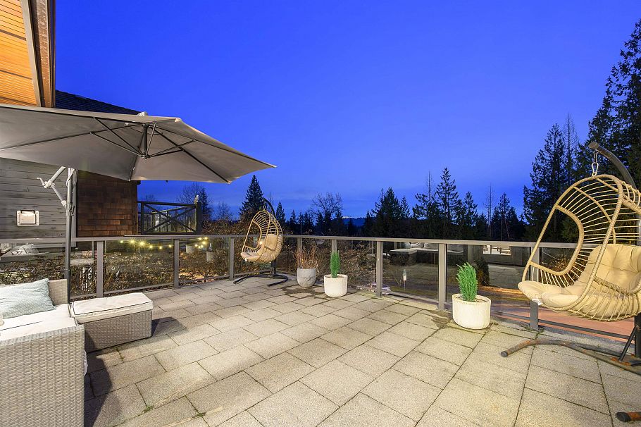 3402 Anne Macdonald Way North Vancouver, BC - 23