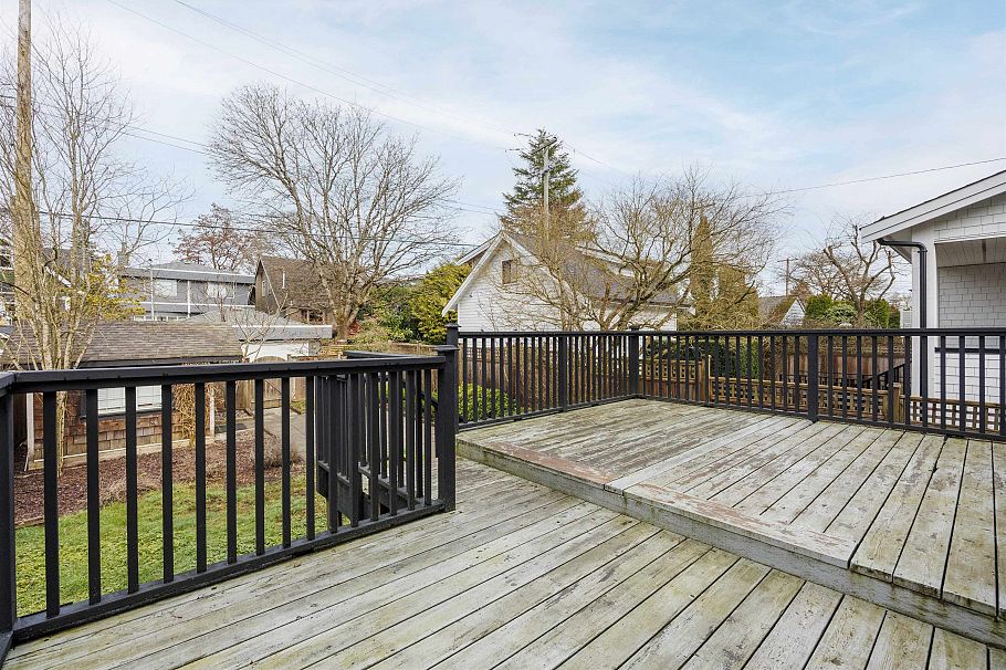 3749 W King Edward Avenue Vancouver, BC - 32