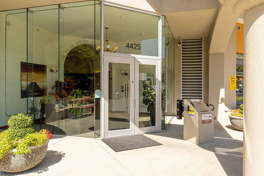 1301 4425 Halifax Street Burnaby, BC - 24