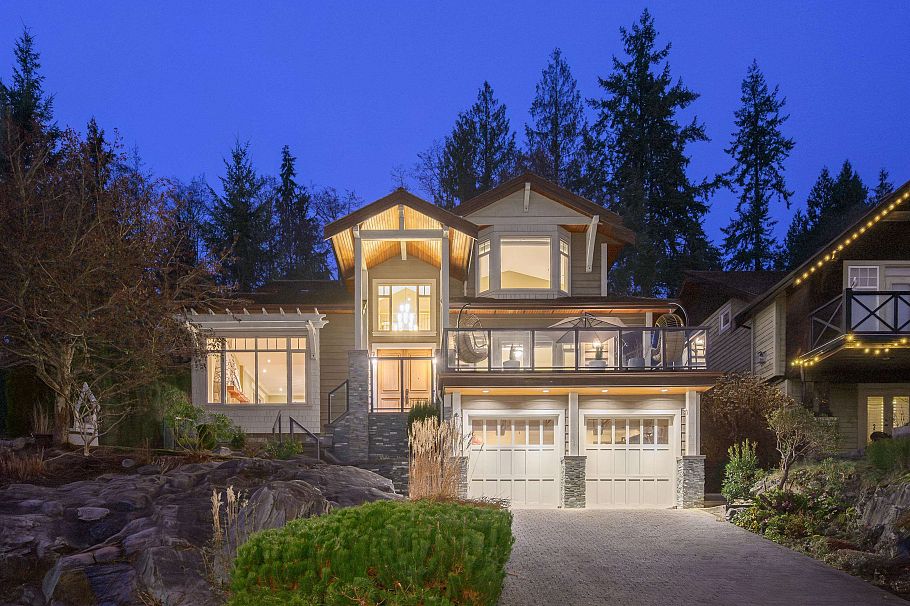 3402 Anne Macdonald Way North Vancouver, BC - 1