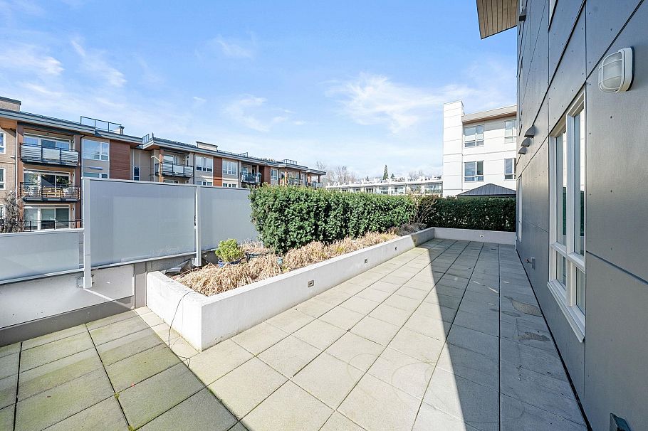 208 711 W 14th Street North Vancouver, BC - 24