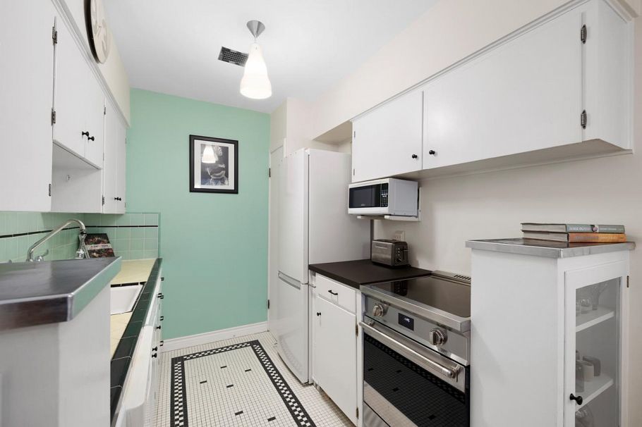 204 1565 Burnaby Street Vancouver, BC - 11