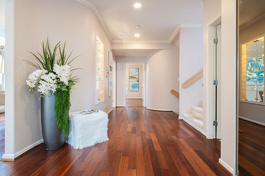 4255 W 15th Avenue Vancouver, BC - 4