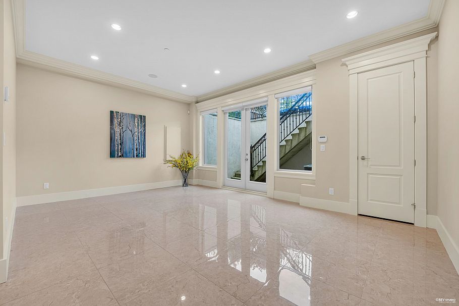 2653 Mcbain Avenue Vancouver, BC - 26