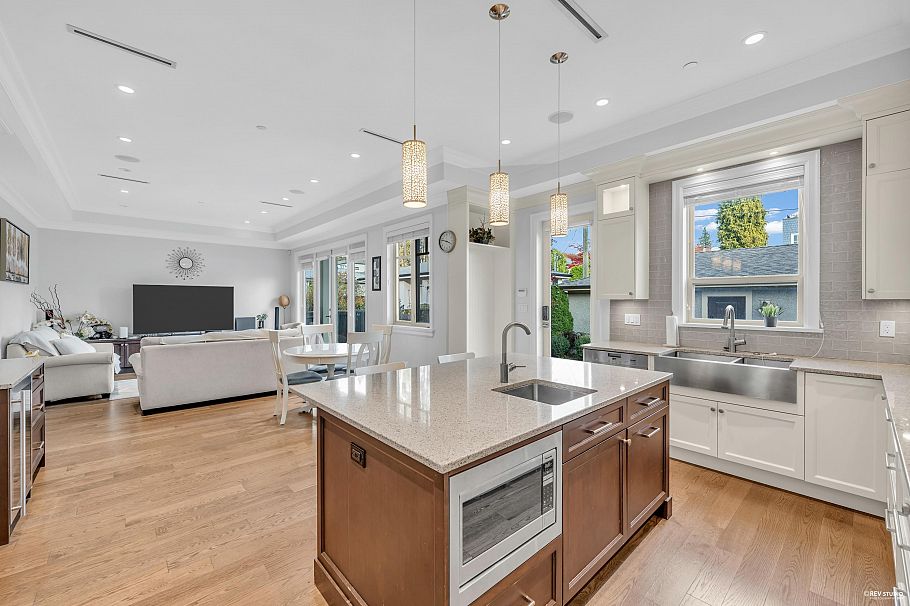 7458 Maple Street Vancouver, BC - 18