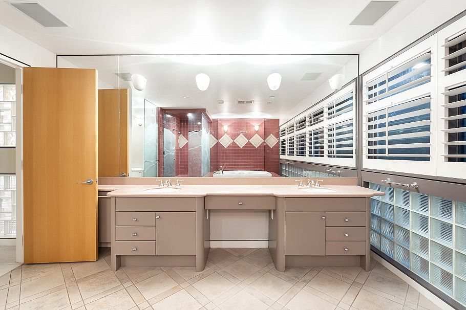 687 Beachview Drive North Vancouver, BC - 22