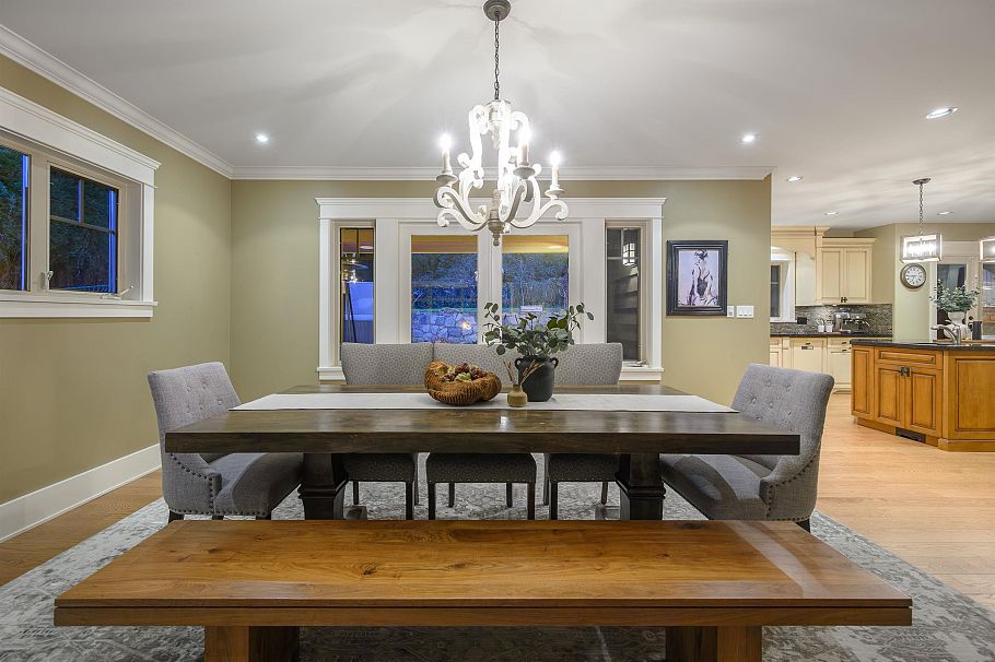 3402 Anne Macdonald Way North Vancouver, BC - 3